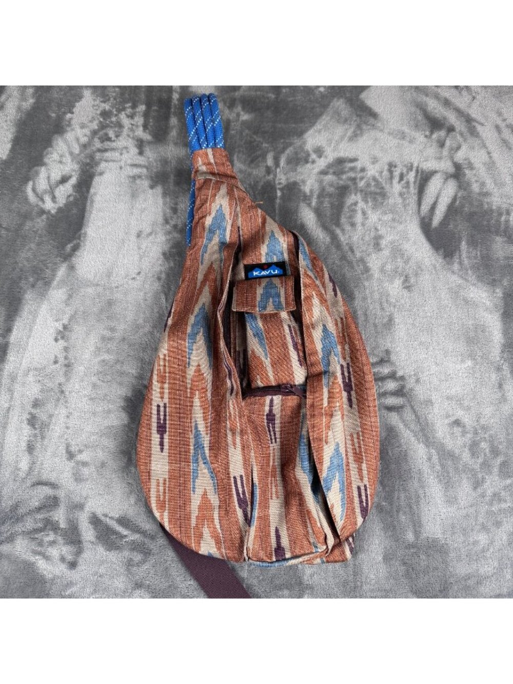 Kavu Rope Sling Bag Crossbody Shoulder Backpack Ikat Geomatric Brown Hiking Trav